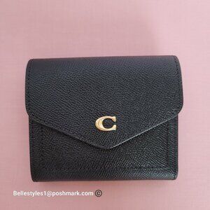 COACH Wyn Crossgrain Leather Small Leather Wallet- Black color